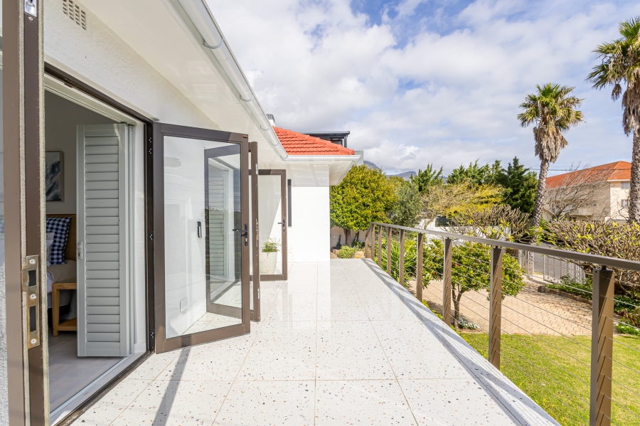 To Let 3 Bedroom Property for Rent in Camps Bay Western Cape